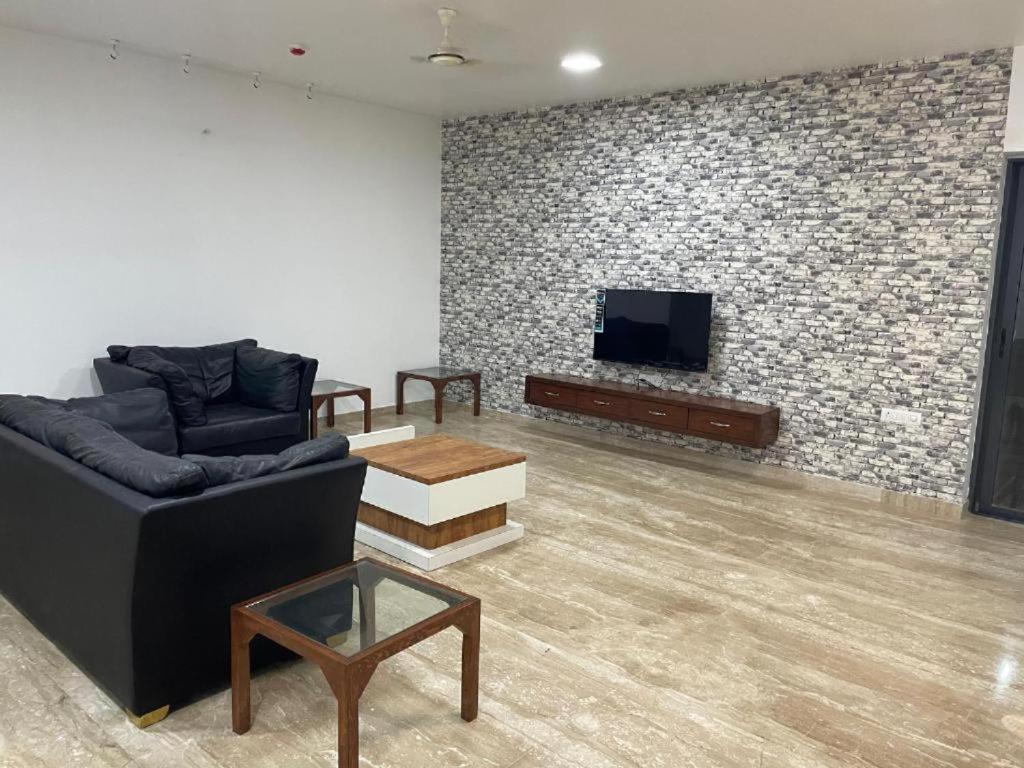 Royal Nest Premium Hotel Pune Exterior photo