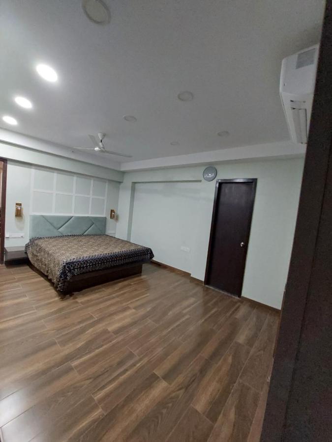 Royal Nest Premium Hotel Pune Exterior photo